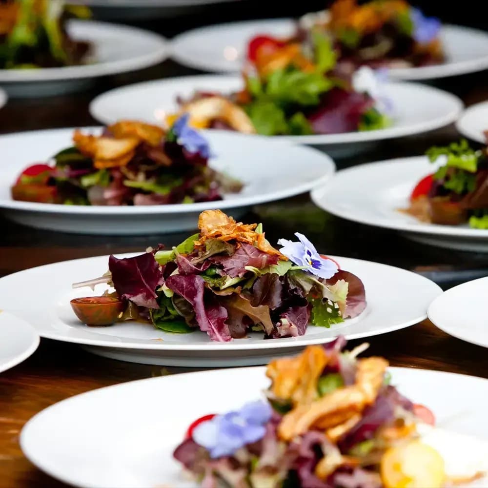 Catering für Firmen Mittagessen: Gesunde & ausgewogene Verpflegung